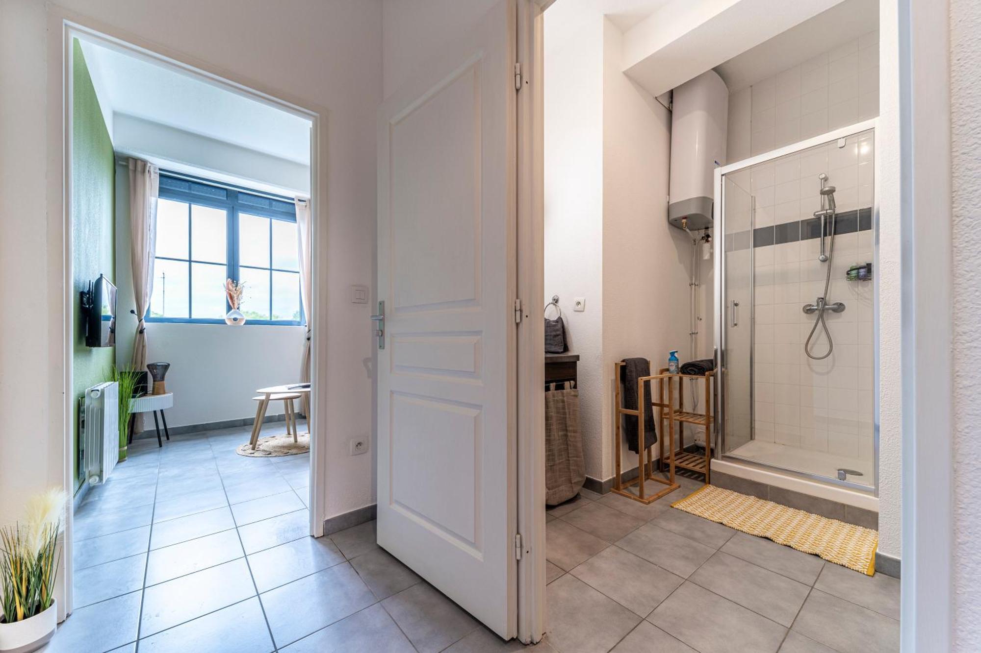 Stay Cosy Lille I Tourcoing - Appartement - Hypercentre - Parking Securise - Wifi - Netflix - Cuisine ภายนอก รูปภาพ